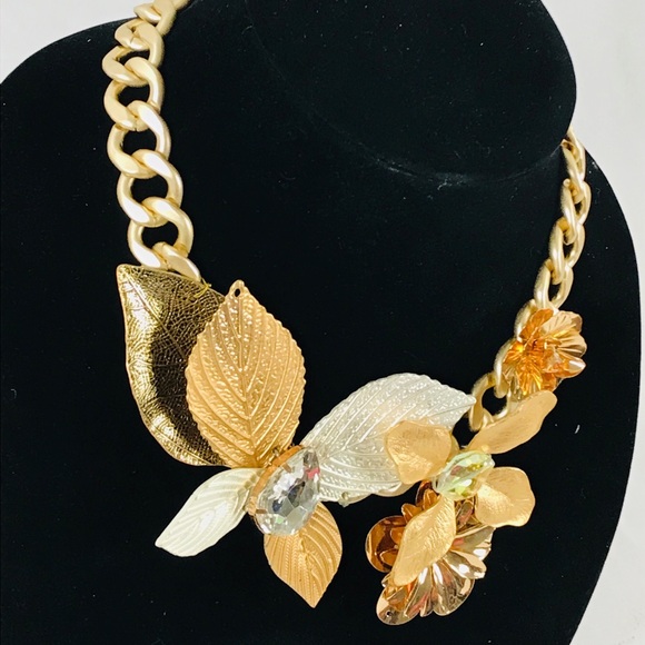 Gold and silver Poinsette  chain statement necklace - Picture 6 of 7